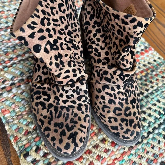 Blowfish Leopard Print Ankle Booties - Picture 7 of 8